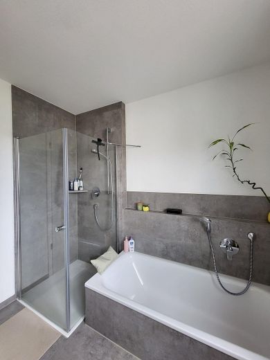 Splendido appartamento di nuova costruzione con taglio moderno e bel balcone – Photo 3