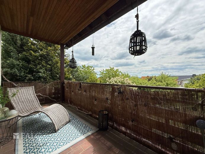 RESERVIERT***Settmarshausen - Ein- bis Zweifamilienhaus mit großem Garten und Doppelgarage*** – Balkon EG