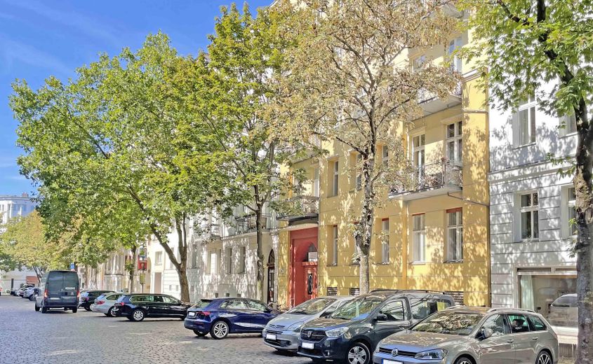 Seltene Gelegenheit am Zionskirchplatz: Kernsaniert & provisionsfrei – Hausansicht