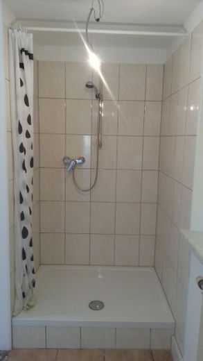 Ehem. Autohaus - Kleinteilig aufgeteilt - Kapitalanlage od. Selbstnutzer – Wohnung - Dusche