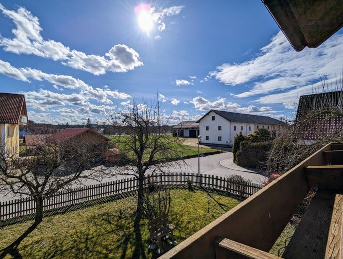 Freistehendes Ein-/Zweifamilienhaus, Lkr. Erding – Ausblick vom Balkon