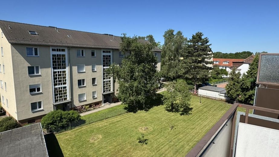 Einfach einziehen: Top-Sanierte Eigentumswohnung in Alt-Vinnhorst – Balkon