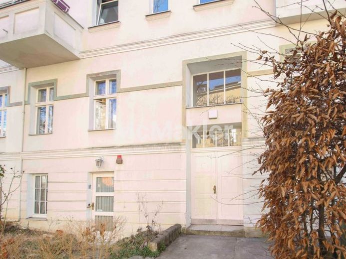 Bezugsfrei! 2-Zimmer-Altbauwohnung mit großem Balkon in Berlin-Steglitz – Foto 1
