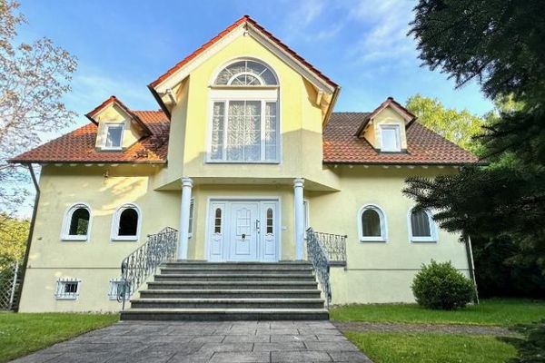 Грандіозна вілла в Шварцвальді — доступна