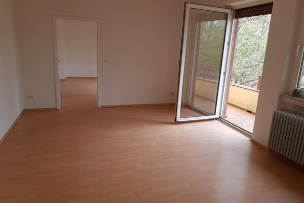 Schöne 2-Zimmerwohnung mit Balkon,Dusche,Stellplatz, neu zu vermieten
