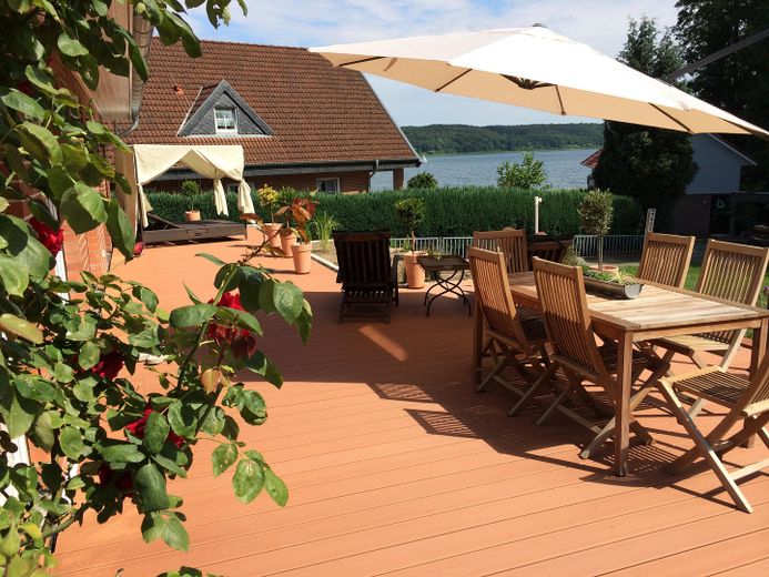 Terrasse mit Seeblick