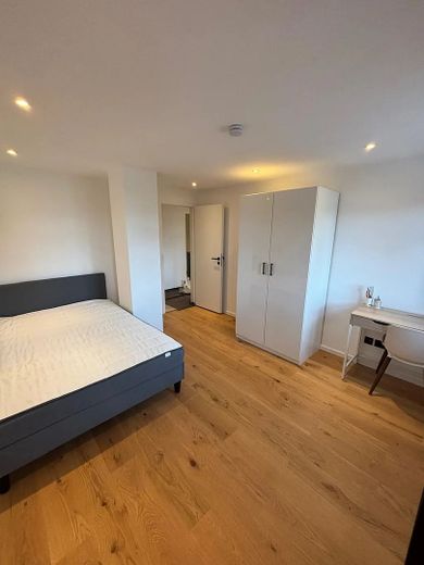 Möbliertes WG-Zimmer ab sofort verfügbar / Stadelheimer Straße 23, München / WE7 / Zi.1 – Schlafzimmer