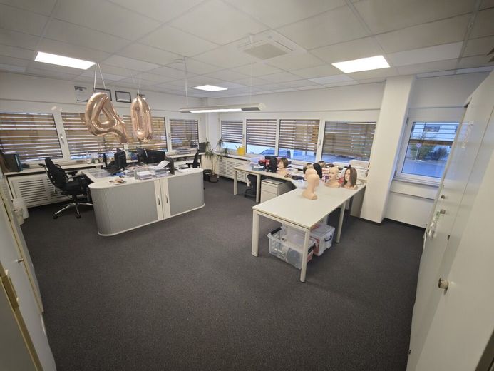 Attraktives Investment: Büro- und Lagerflächen mit konstanten Mieteinnahmen – Objekt 1 Chef 1 OG