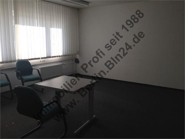 Büro - gemeinschafts Teeküche und gemeinschafts Waschräume – 28.4.14 020