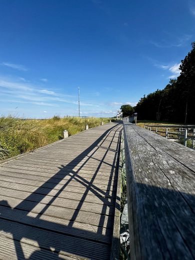 Modernisiertes Einfamilienhaus mit PV-Anlage, neuer Heizung und Traumterrasse – Boltenhagen Strandpromenade