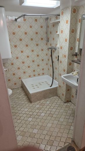 Badezimmer im Keller