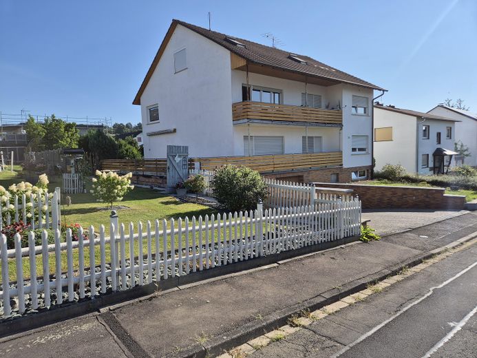 3 Familienhaus mit Doppelgarage, Kirchhain Stadt – Foto 1