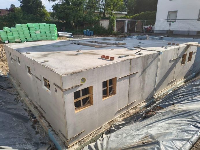 Semi-detached house in Obermenzing - new build – Keller im Bau