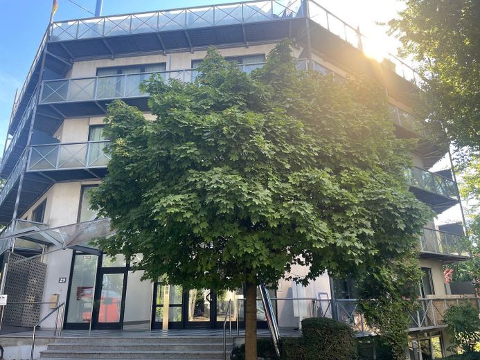 Möbliertes 1-Zimmerappartement mit Balkon in zentraler und ruhiger Lage! – फोटो 1