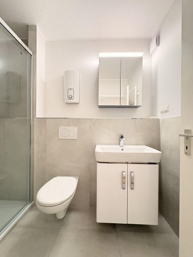 Helle 1,5-Zimmer Wohnung mit Einbauküche in EG, Alsfeld – Bad