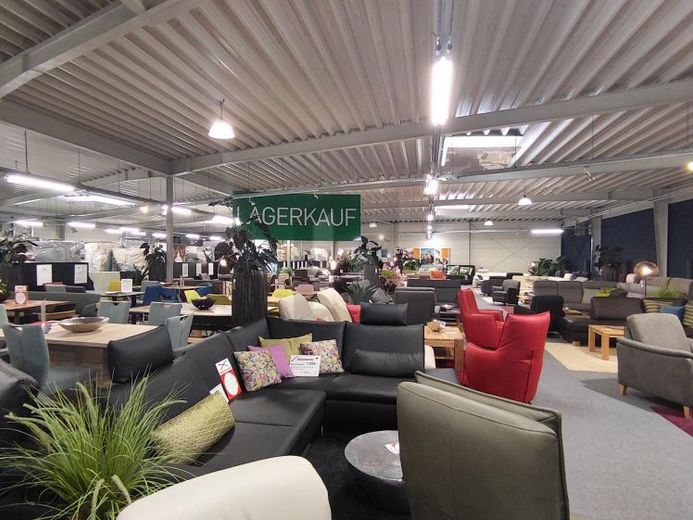 SALA DE EXPOSICIÓN Y VENTA – Foto 1