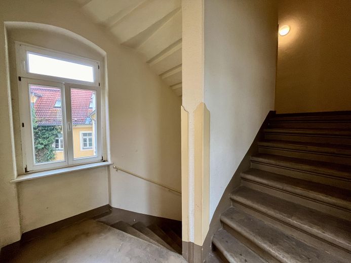 Gemütliche 2-Zimmer-Wohnung in Meißner Altstadt (mit Balkon) - frisch renoviert! – Treppenhahus