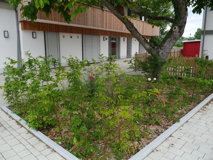 Moderne 3 Raumwohnung in einem kernsanierten Ensemble in ruhiger Lage am Marienbergpark – Hofbereich