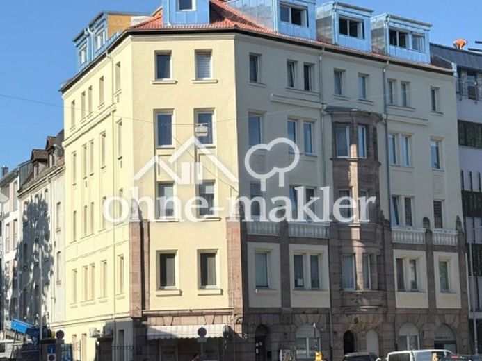 First occupancy after renovation! Bright 3.5-room attic apartment with balcony, air conditioning, and castle view. – Photo 2