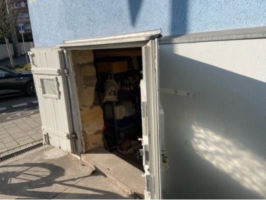 Provisionsfrei: 3,5 Zimmer sanierter Altbau + separates Studio/Homeoffice nahe Marktplatz – Eingang Holzkeller