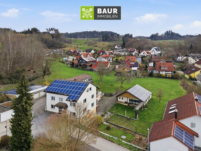 3-Familienhaus in Bodnegg-Rosenharz. Großzügiges Grundstück mit enormem Entwicklungspotenzial – फोटो 1