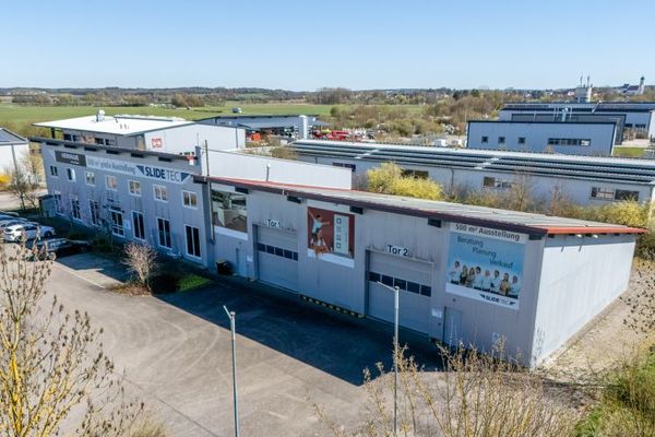 Acquisto parziale possibile! Moderno immobile commerciale a Burgheim – esposizione, ufficio e produzione