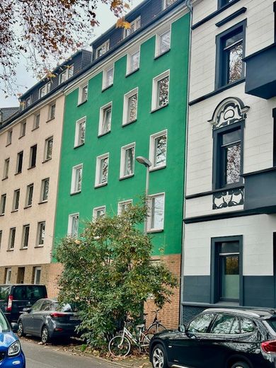 schöne 1 Zi.-Wohnung mit separater Küche und Balkon in Düsseldorf-Bilk ! – Hausansicht