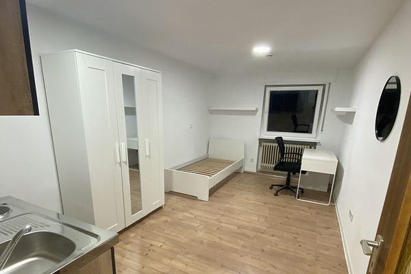 1 Zimmer-Apartment renoviert und neu möbliert, super zentral!