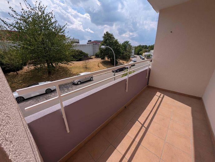 3 ЗКВ на Bellevue у Саарбрюкені – Balkon mit Ausblick