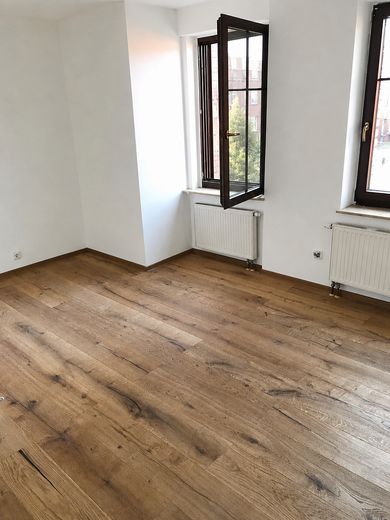 Light-filled old building apartment (5 rooms) by the city park - 4 spacious bedrooms and separate living room – Zimmer 4 (renovierter Zustand)