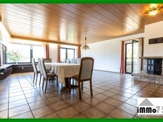 großzügiges Einfamilienhaus mit Wintergarten und Photovoltaik – viel Platz für Wohnen und Arbeiten – Foto 1