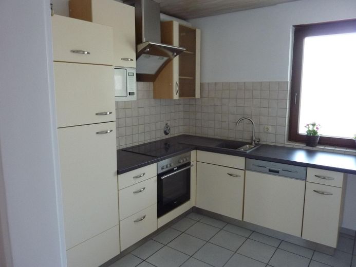 2-Zi-Wohnung zentral gelegen mit schönem Ausblick – KÜ 1