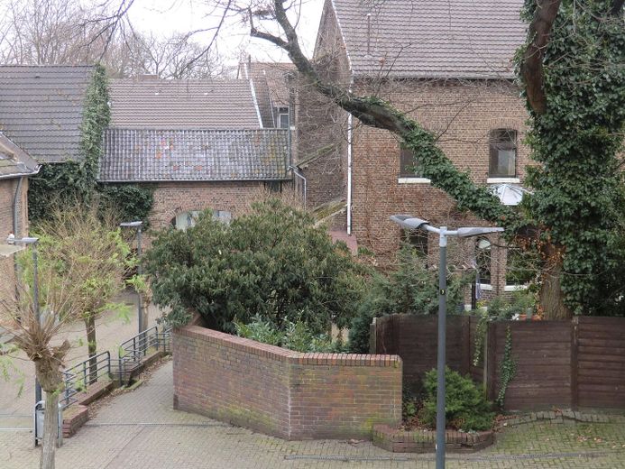 Großzügige 2 Zimmerwohnung 89m² 1 OG – Blick aus dem Schlafzimmer