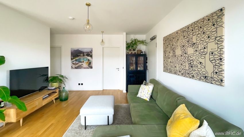 Hochwertige Dachterrassen-Wohnung, Blick auf den Fernsehturm – living room