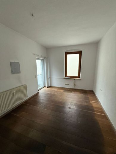 3-Zi. mit Laminat, Küchenofen, Terrasse, Kachelofen und offener Küche in zentraler Lage! – PHOTO-2026-04-14-16-14-41_9