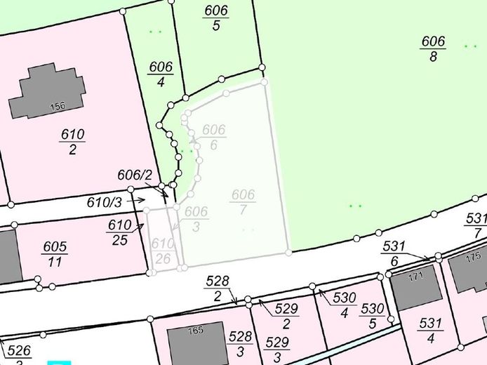 Schöne Grundstücke sind selten geworden: Bauplatz, 900 m² im Park mit altem Baumbestand - zugreifen! – Bauplatz - weiß gekennzeichnet
