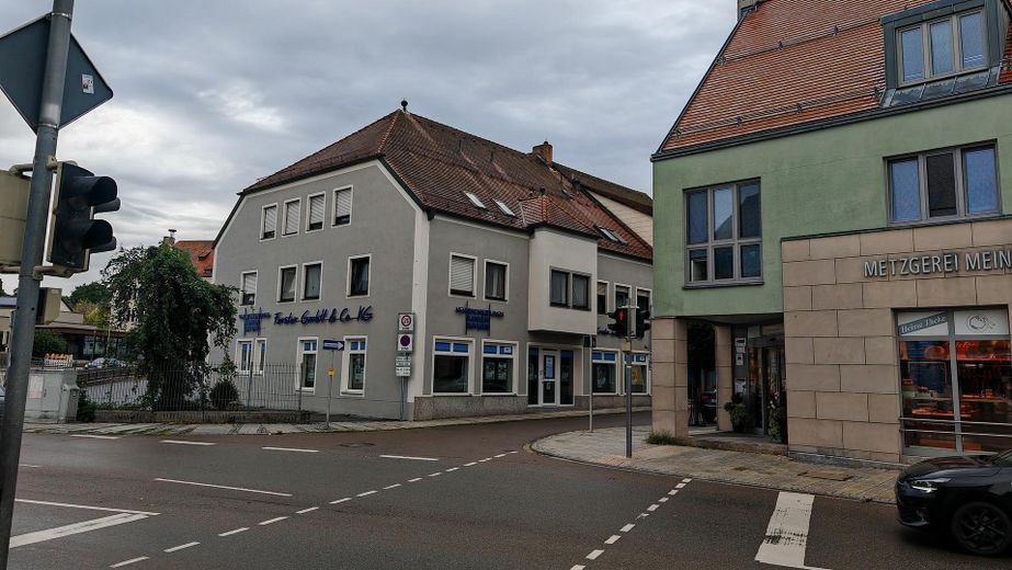 Zentral gelegene 2-Zi-Dachgeschosswohnung Nr. 5 in Oberviechtach – ab sofort frei – Außenansicht