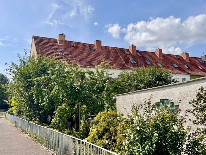 HORN IMMOBILIEN ++ Neubrandenburg Vogelviertel, Haus mit Grundstück, Terrasse und 3 Garagen – ec5bba0e-5b24-4a20-91b5-722c2017ef3e
