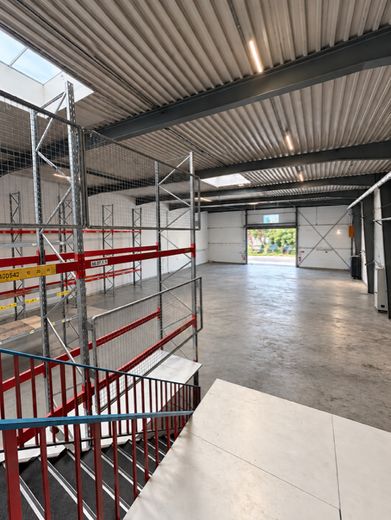¡Sin comisión! Nave de almacenamiento de 725 m² incl. oficina en Barsbüttel – Ansicht Büro OG auf Halle