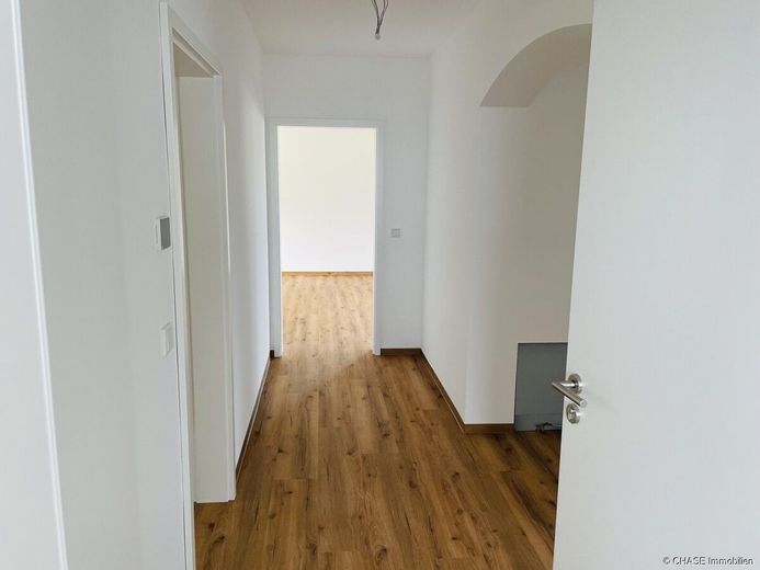 Kernsaniertes Einfamilienhaus mit Einliegerwohnung in 37619 Hehlen - Ruhiges Wohnen mit TOP-Komfort! – Flur Erdgeschoss