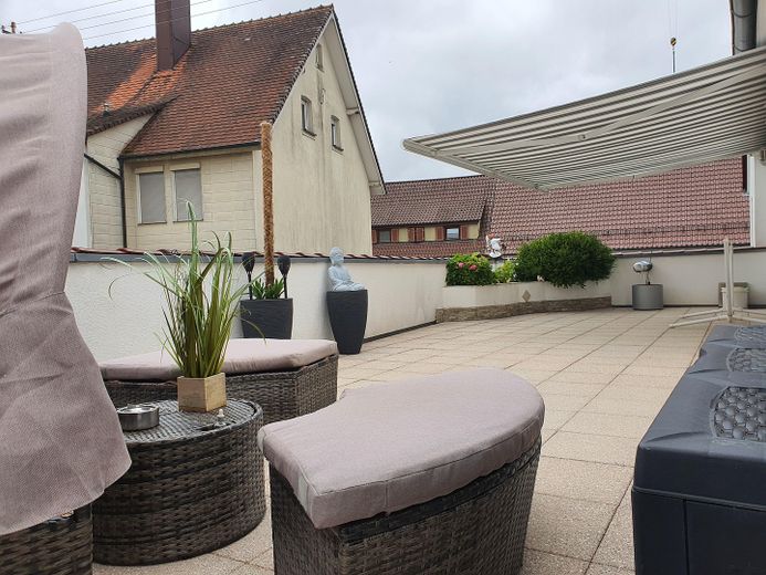 Dom dla 5 rodzin z potencjałem rozbudowy na sprzedaż – Dachterrasse