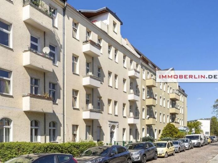 IMMOBERLIN.DE - Schönes Ambiente: Altbauwohnung mit Balkon in ruhiger Stadtlage – Foto 1