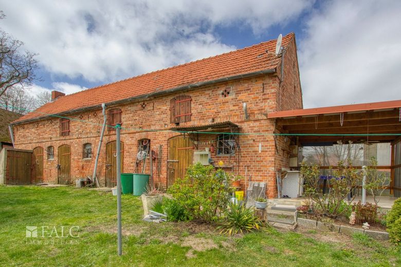 Casa residenziale solida con ampi locali accessori – ideale per artigianato e hobby – Scheune mit Terrasse I