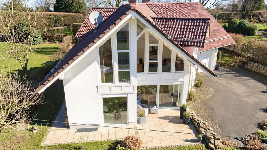 Ein Haus wie kein zweites, ruhig gelegen und mitten drin – Außenansicht