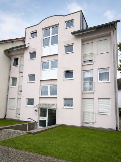 Attractif investissement locatif ou résidence principale – appartement 2 pièces, 1er étage, balcon, parking souterrain, libre d’occupation, à Kehl – Nordseite
