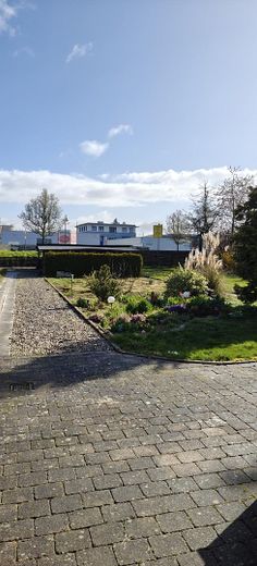 Mehrfamilienhaus mit großem Grundstück – Garten