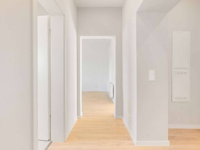 Topmodern & großzügig: Helle 3-Zimmer-Wohnung mit Charme – Ansicht II: Flur