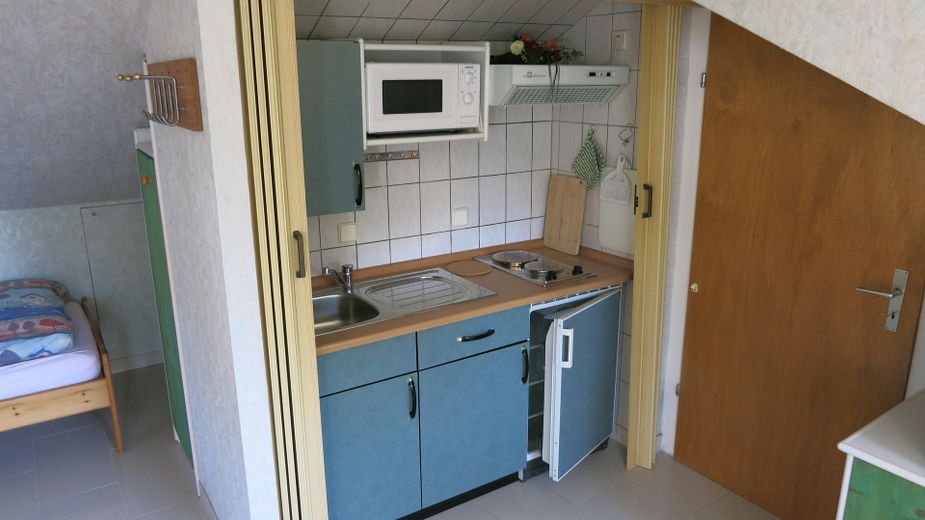 Mobilyalı. Tek odalı daire yalnızca hafta sonları evine gidenlere kiralıktır – Fotoğraf 14