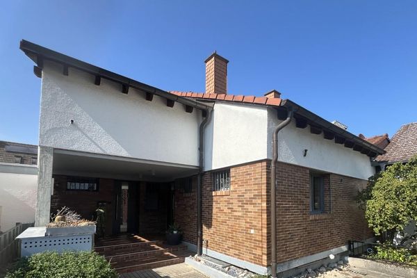 Elegante casa unifamiliare con appartamento indipendente
