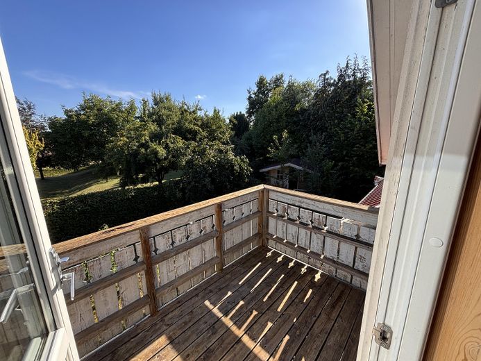 Beautiful Norwegian Wooden House – Balkon mit Blick im Garten